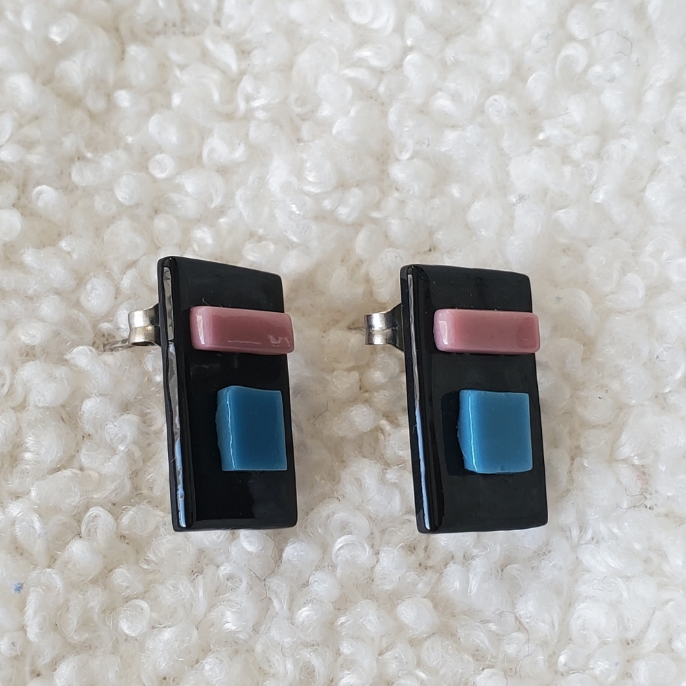 Unique Abstract Style Small Earrings - Picture 3 of 4